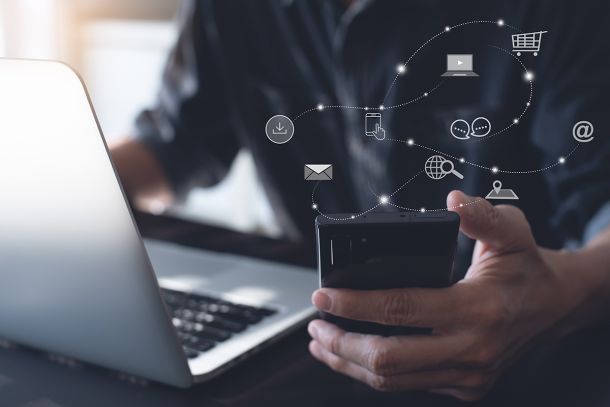 Informazione ai lavoratori: perché è importante, le soluzioni per gestirla